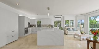 Paradise Beach Estate: Beachfront 6BR w/ Pool, Guest Suite & Pickleball Gallery 17