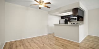 Parkway Plaza Apartments Gallery 31