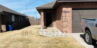 3br 2ba duplex with 2 car garage! Gallery 1