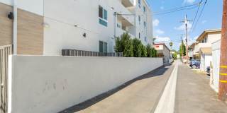 1450 S Barrington Ave Gallery 44