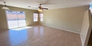 Updated 4x2 Buckeye Home *NO* Carpet & Downstairs Primary Bed! Gallery 6