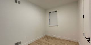 527 Monroe Street Gallery 23