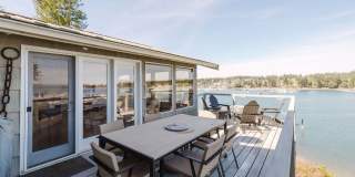 Furnished Bainbridge Island Waterfront Home with Incredible Views Gallery 15