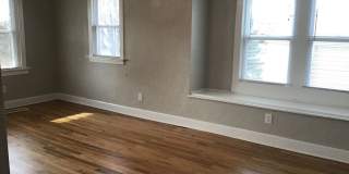 Single Family Home 3 beds 2 full bath Available Now! Gallery 5