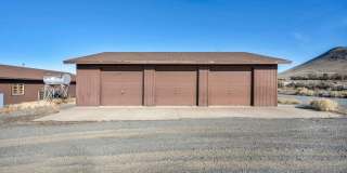 20 Acre Ranch with House, Barn, Separate Workshop, and 5-Car Garage Gallery 7
