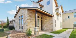 1704 Gruene Vineyard Gallery 1