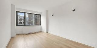 115 E 9th St Gallery 6