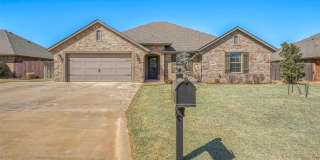 1101 Northridge Boulevard Gallery 1