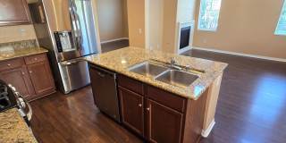 Beautifully maintained 2-bedroom, 2.5-bath with Loft • 1,504 sqft & 2-car garage. Gallery 8