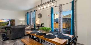 Beautiful 5 Bed Home in Raindance Gallery 14