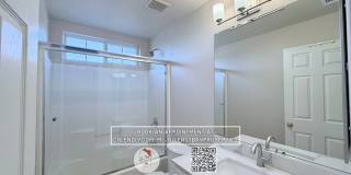 Beautiful 3 bedroom home nestled in cozy Brentwood neighborhood! Gallery 24