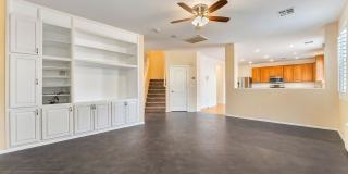Southern Highlands Beauty with Expansive Loft & Designer Upgrades! Gallery 8