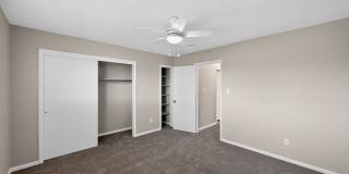 Charming NEWLY REMODELED 4BR Duplex in Aurora Gallery 13