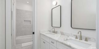 218 W 43rd Street Gallery 10