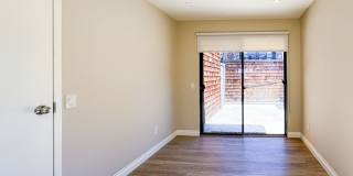Luxurious Coastal Living: Fully Remodeled 3-Bed, 3.5-Bath with Ocean Views in Sea Point Gallery 14
