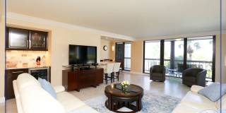 **PARK SHORE BEAUTY WALK TO VENETIAN VILLAGE ** ESPLANADE** NICE AMENITIES ** 2 BEDROOM CONDO ON THE BEACH ** Gallery 3