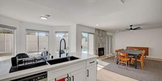 Furnished 4 bedroom home in the Lakes! Gallery 20
