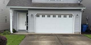Beautifully Refreshed 2-Story in East Vancouver! 3B/2Ba with Vaulted Ceilings, Fenced Yard & 2-Car Garage! Gallery 1