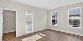 2507 LIGHT Street Gallery 31