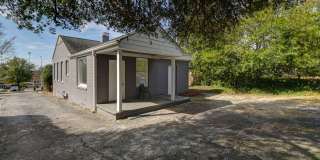 Charming 2 Bedroom Home Just Blocks from USC Campus with Great Parking & Move-In Ready Appeal Gallery 34