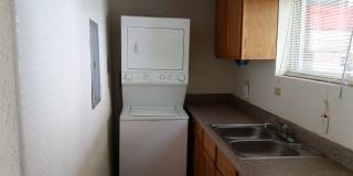 3213 Center Street NortheastUnit B Gallery 1