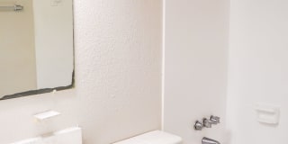 The Landmark Gallery 8