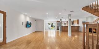 4539 Mammoth Avenue Gallery 4