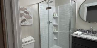 406 E 6th St - 4 Bed/4 Bath - Fully Furnished - Located Right By Kirkwood! Gallery 8