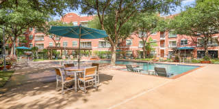 5225 Maple Avenue Gallery 5