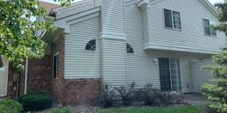 *2Bed*1.5Bath with loft in West Bloomington- Avail Sept 1 Gallery 11