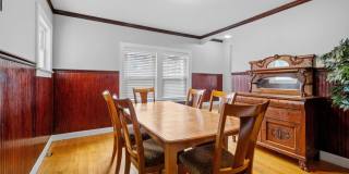 989 Union Street Gallery 17