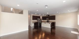 Beautifully Maintained 3 Bed, 2.5 Bath Home in Prime RiverPark Location Gallery 7