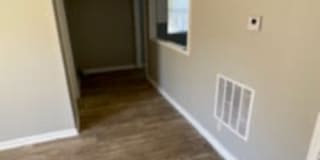 139 Railroad Street Gallery 15