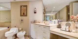 19955 NE 38th Ct Gallery 24