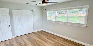 Downtown Clermont - Beautifully Renovated 2-Bed/1-Bath Upstairs Unit with Stunning Lake Minneola Views- Gallery 43