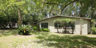 4 Bedroom/2 Bath located in Golf Club Manor Gallery 18