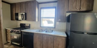 372 Utah Court Gallery 1