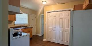 Charming 2-Bedroom Home in Maryville City Gallery 9