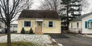 Charming Updated Cape Cod with several amenities! Gallery 1