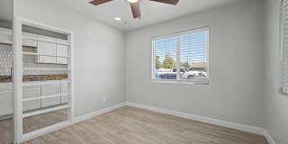 Beautifully Remodeled - Modern Duplex Gallery 9