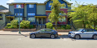 Spacious 2BR/2.5BA Harbour Pointe Townhome with Garage Spacious 2BR/2.5BA Harbour Pointe Townhome with Garage Gallery 1