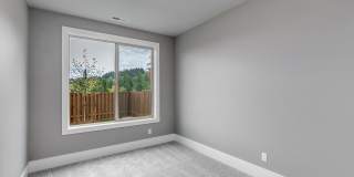 Bethany Stunner - 5 Bedrooms with Main-Level Bed & Bath, Modern Kitchen & Private Fenced Yard Gallery 14