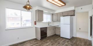 4BR/3BA Tri-Level Home with Yard & 2-Car Garage | Foster City | YouTube Tour Gallery 8