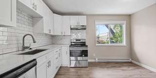 FOR RENT! Beautifully Remodeled 2 Bed/1 Bath Unit – Don’t Miss Out! Gallery 9