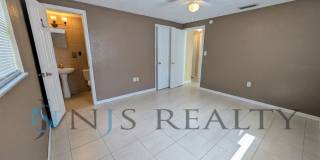 Gorgeous 3/2/1 1200 Sq. Ft. with fenced yard, all tile floors, custom baths and remodeled kitchen!! Gorgeous 3/2/1 1200 Sq. Ft. with fenced yard, all tile floors, custom baths and remodeled kitchen!! Gallery 12