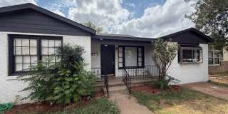 Available NOW! 3 bed 2 bath in Wheelock Gallery 1