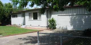 Charming 3 Bed / 1 Bath Home + In-Law Unit – Spacious & Flexible Living Gallery 1