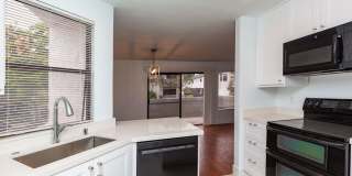 2 Bedroom Condo in the Villa La Jolla Community Gallery 1