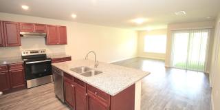 Roomy 3 Bed 2 Bath Duplex Home for Rent w Lawn Cutting Included! Gallery 14