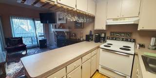 2 Bedroom in a beautiful woodsy location! Gallery 5